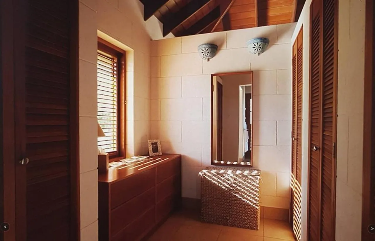 Caribbean Villa With Pool And Views Port Elizabeth 木屋
